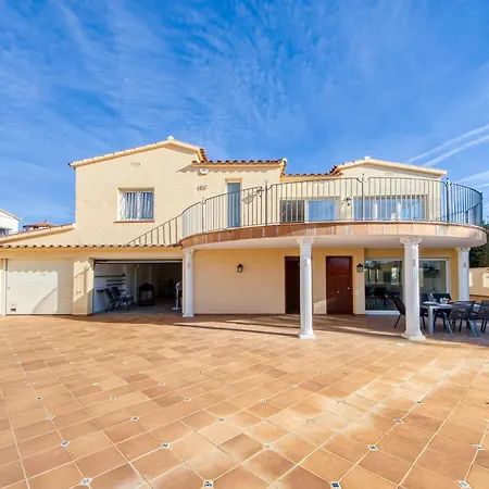 Holiday home Holiday Requesens 183 Empuriabrava