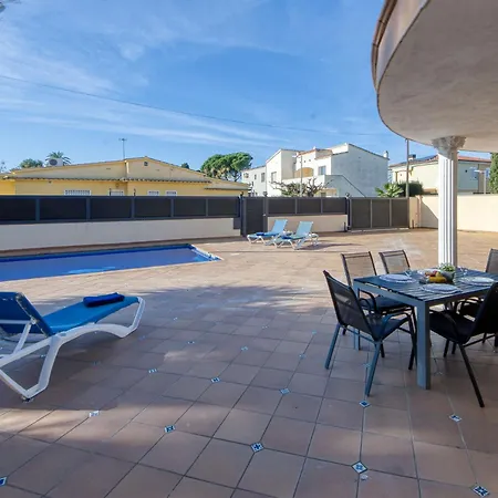 Holiday Requesens 183 Holiday home *