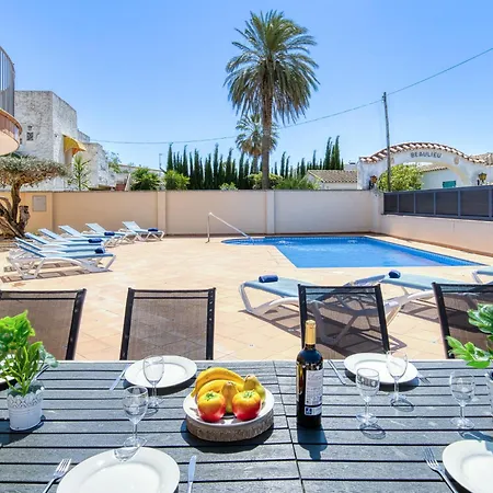 Requesens By Interhome *